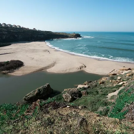 Rum i privatbostad Vacation House By Surf Beach Ericeira Encarnacao